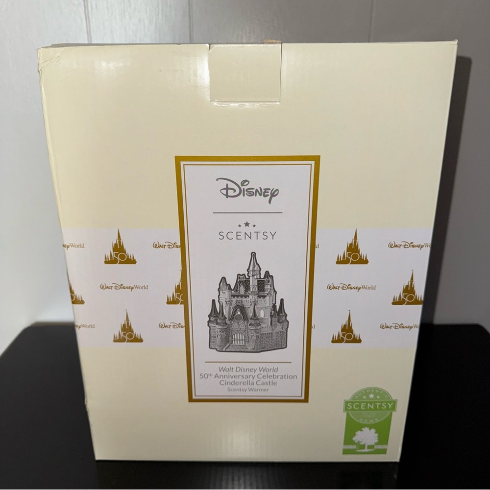 ✨🆕 Scentsy Disney Cinderella 50th Anniversary Castle Warmer - Picture 15 of 16